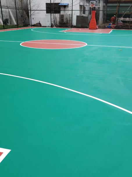 楚雄 球场长期使用易出现地面开裂